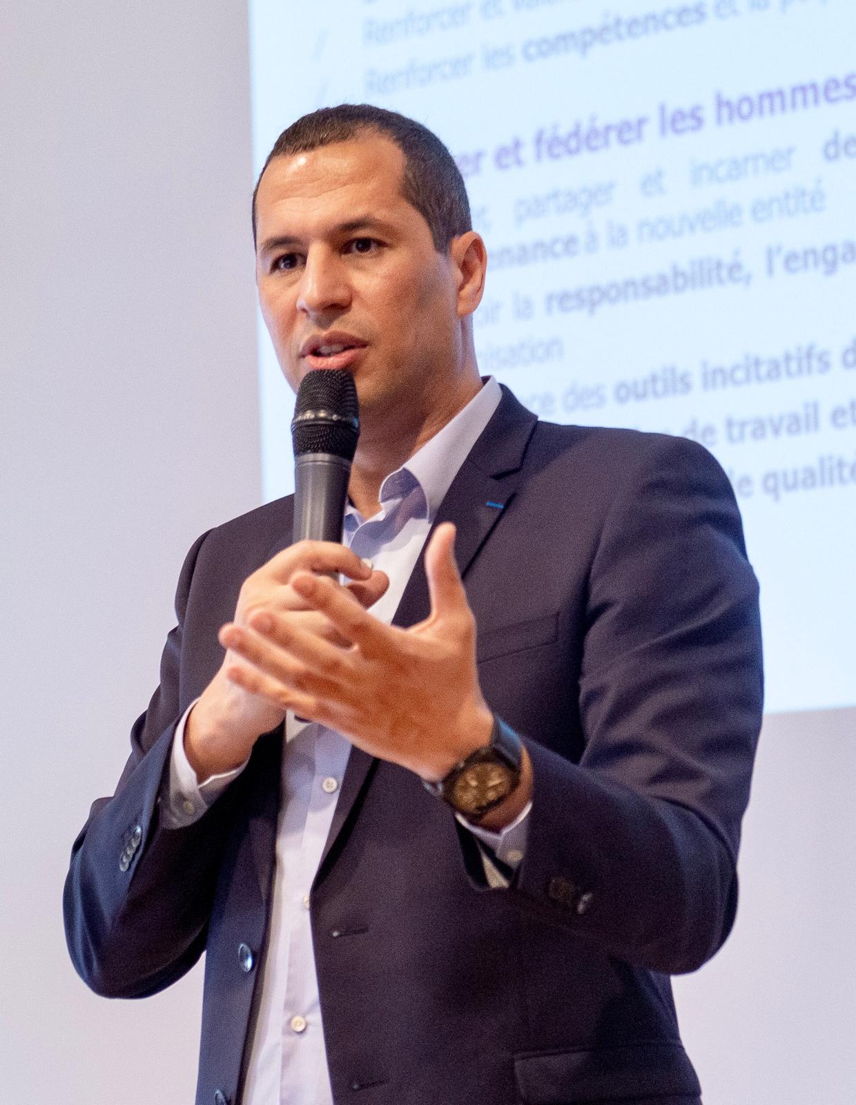Nabil Bennacer, Directeur Général, lors d'une prise de parole